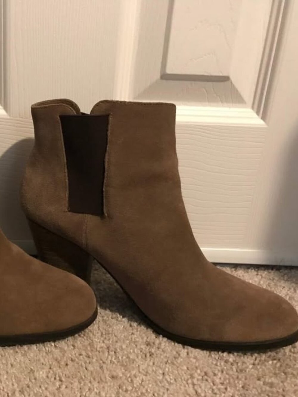 Vince Camuto size 8 women’s brown leather booties